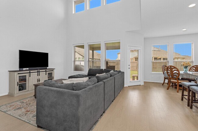 Building Photo - 2714 Sellers Island Dr