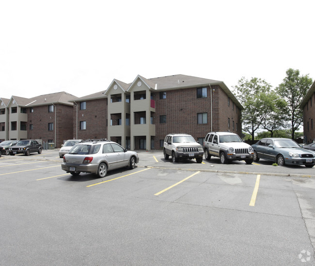 Building Photo - Countyshire Apartments