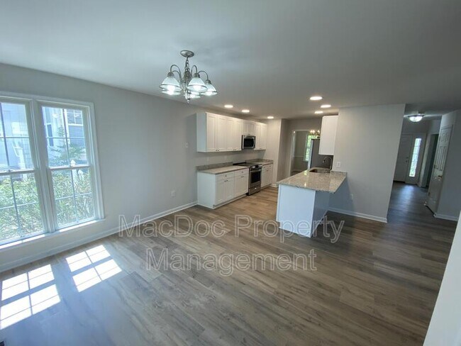 Building Photo - 7218 John Taylor Mews