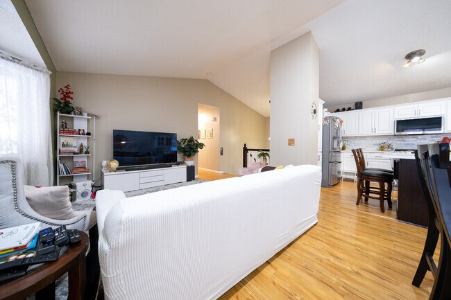 Building Photo - 1574 Stephanie Cir