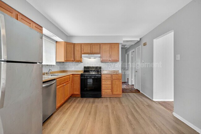 Building Photo - 7507 Blanding Dr