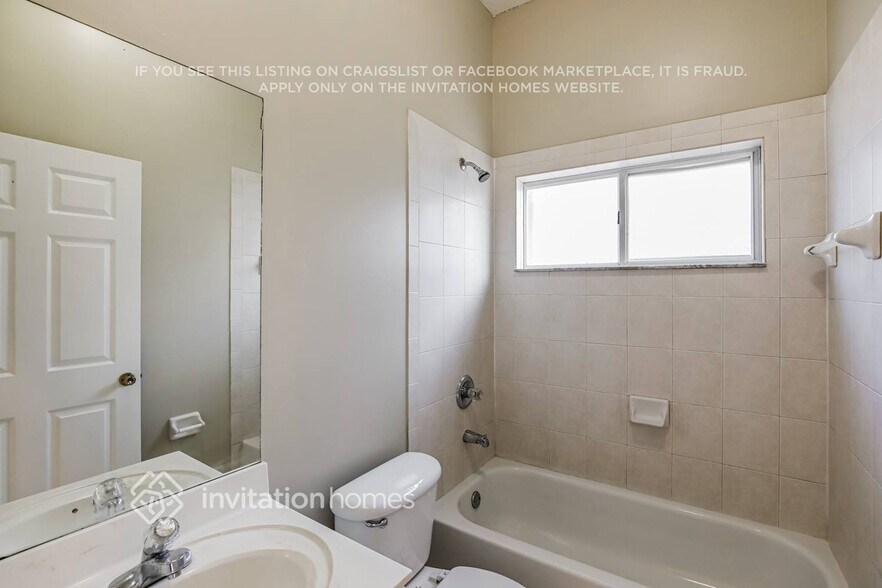 Building Photo - 14146 SW 160th Ct