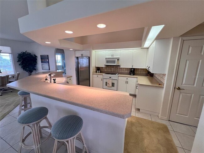 Building Photo - 5480 Sea Edge Dr