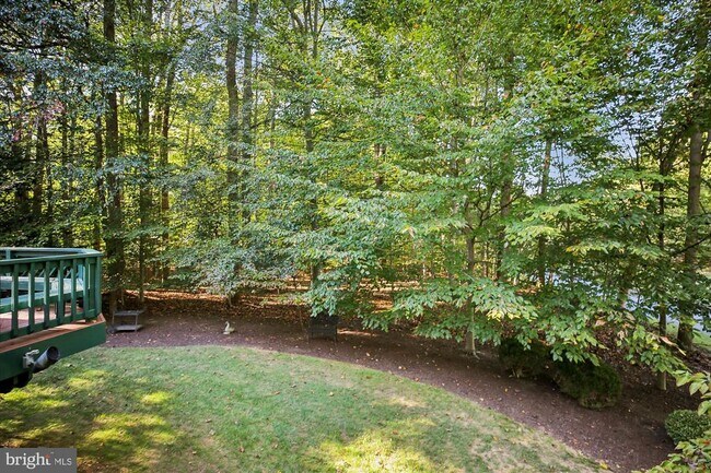 Building Photo - 9454 Newbridge Dr