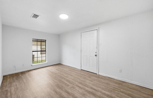 Building Photo - 1827 Wood Ave