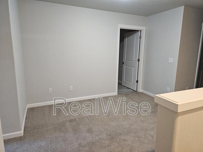 Building Photo - 5724 NE 58th Way