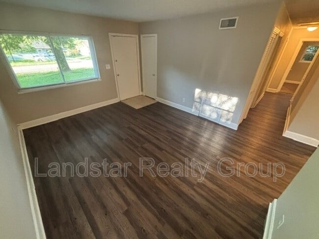 Building Photo - 4721 Granada Dr