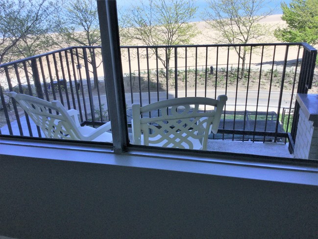 Balcony Overlooking Beach and Lincoln Park Bike Path! - 5757 N Sheridan Rd