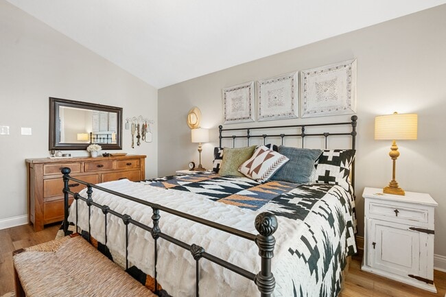 Building Photo - 115 E Pathfinders Cir