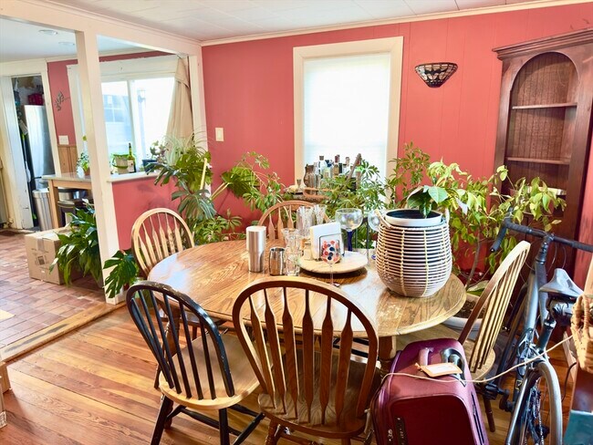 Building Photo - 8 Fox Point Rd