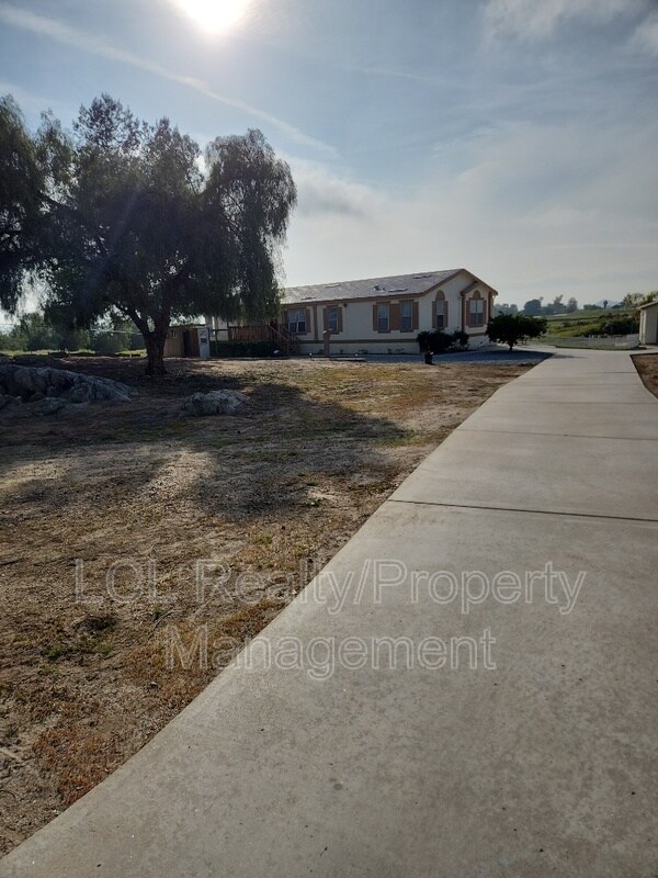 Building Photo - 25795 Leon Rd