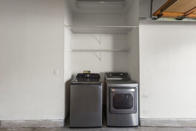 Building Photo - Bright & Updated 2BR Home in Kapolei | Solar, 2-Car Garage & Pet-Friendly Yard