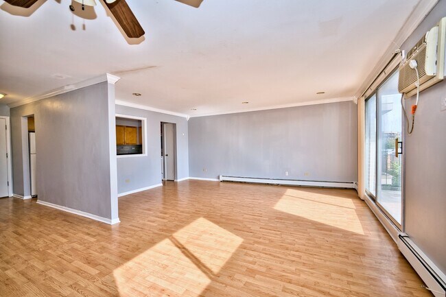 Building Photo - 9445 Kenton Ave