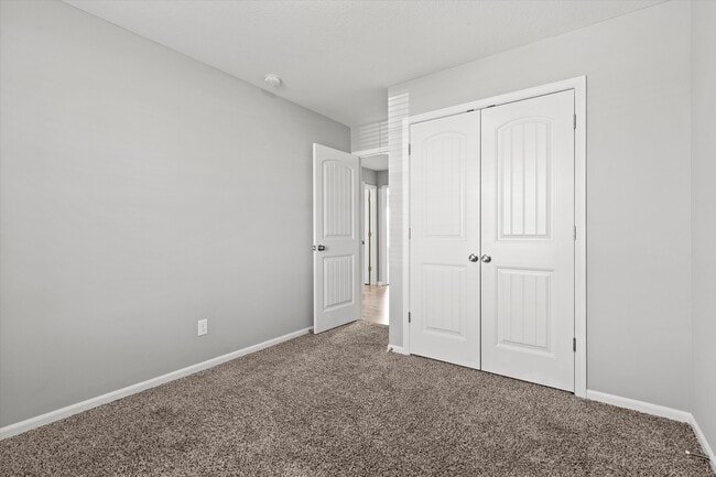 Building Photo - 609 Poplar Ct
