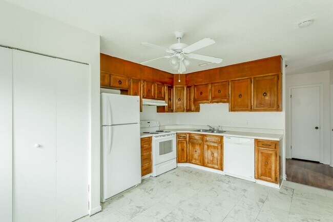Building Photo - 5770-5772 Taggart Drive