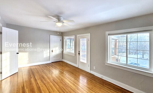 Building Photo - 466 E Oakland Ave