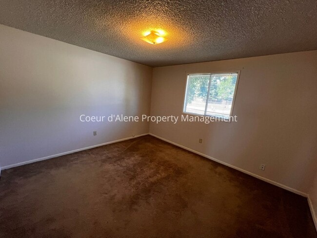 Building Photo - 500 W Golden Sun Ct