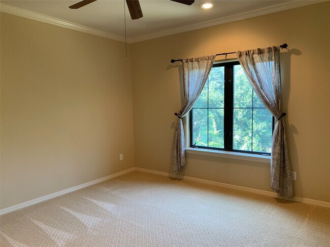 Building Photo - 5031 Cheena Dr