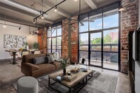 Building Photo - 915 N San Jacinto St