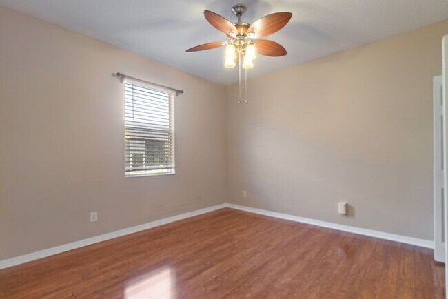 Building Photo - Executive Living Waits!