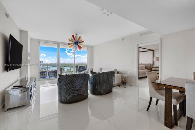 Building Photo - 400 Sunny Isles Blvd