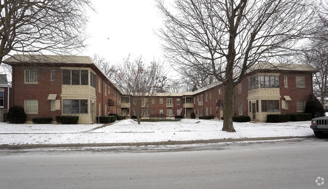Primary Photo - 517 E Washington St