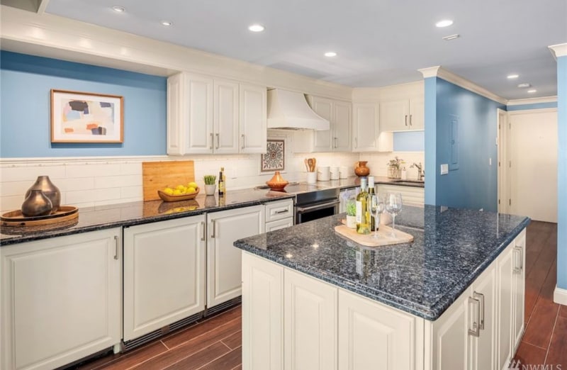 Building Photo - 1810 43rd Ave E