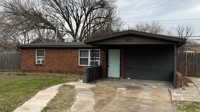 Building Photo - 1429 Mallard Dr