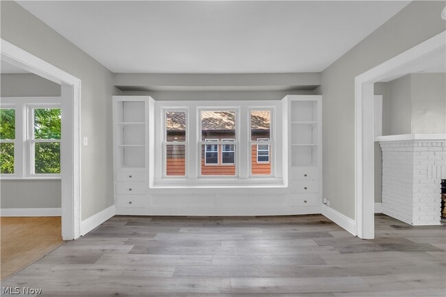 Building Photo - 2133 W 98th St