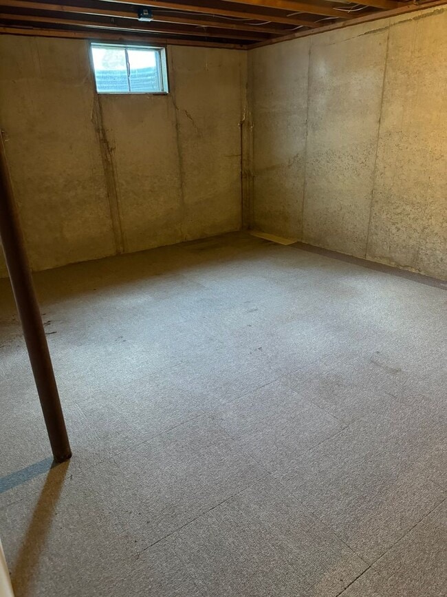Building Photo - Spacious 3-Bedroom Home with Bonus Rooms i...