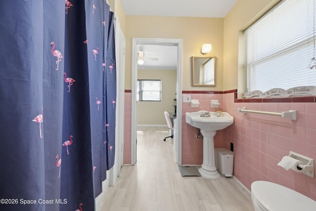 Building Photo - 134 E Alachua Ln