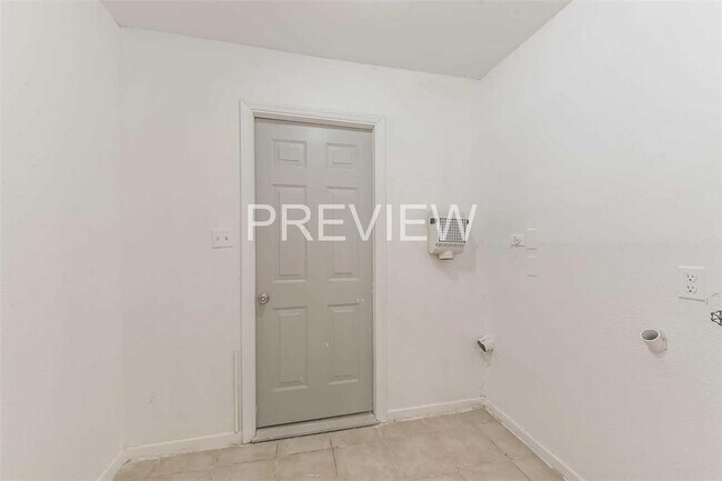 Building Photo - 22606 Poppyfield Dr