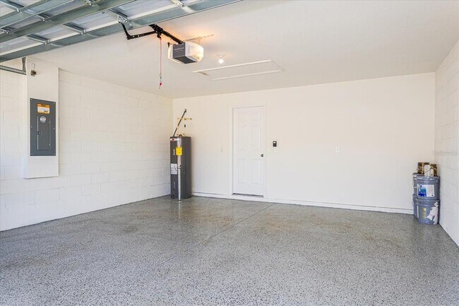 Building Photo - 352 Towns Cir