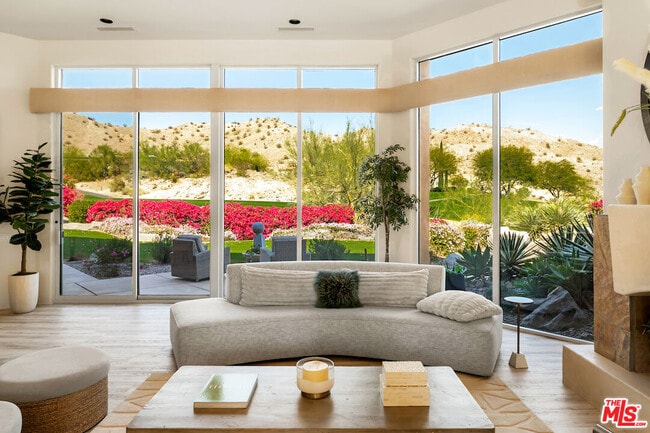 Building Photo - 136 Netas Dr