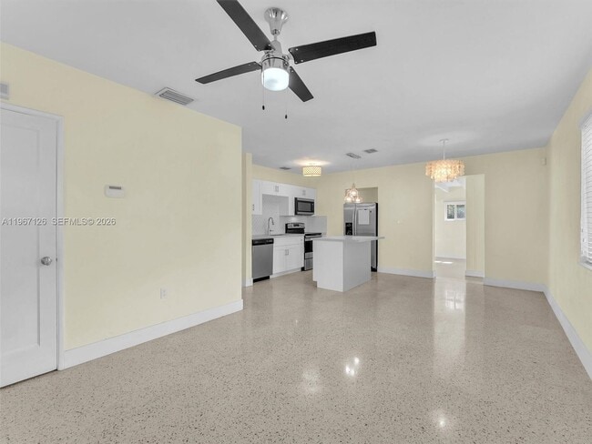 Building Photo - 6520 SW 63rd Ct