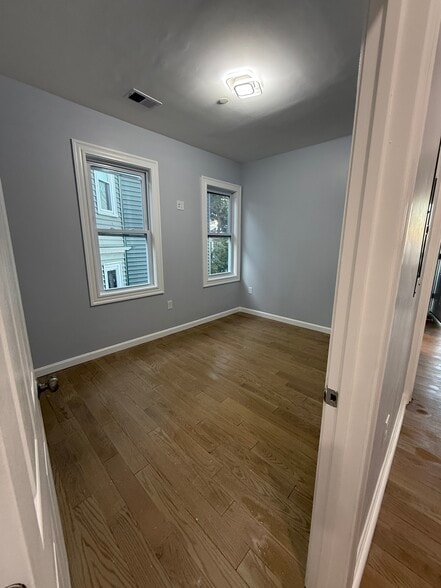 Building Photo - 120 Cushing Ave