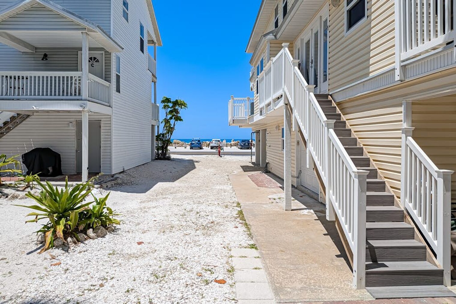 Building Photo - 1105 Gulf Dr S