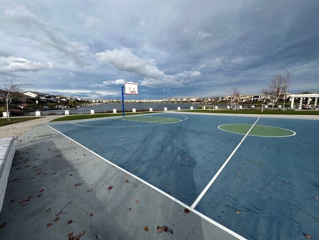 Building Photo - Stunning Lakefront River Islands Home