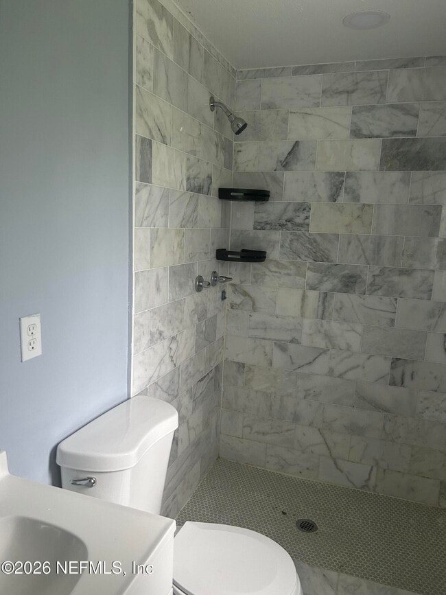 Building Photo - 2834 Goldenrod Cir E