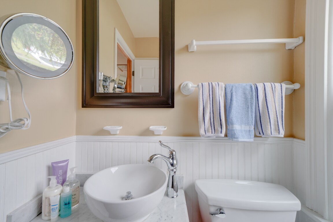 Building Photo - 1001 Grandview Dr