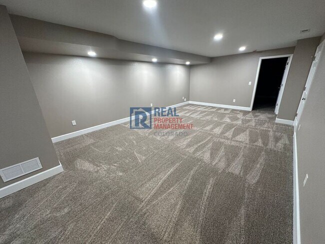 Building Photo - 6634 N Cathay St