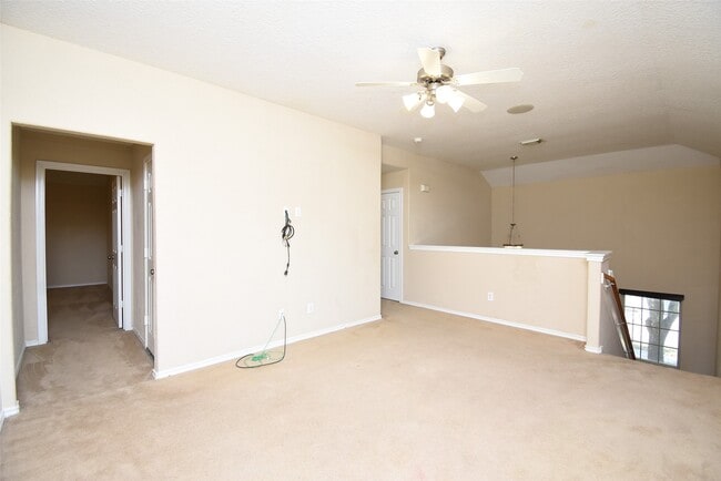 Building Photo - 11215 Overland Trail Dr