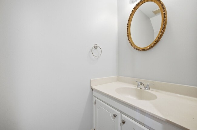 Building Photo - 2 Charles Parish Dr