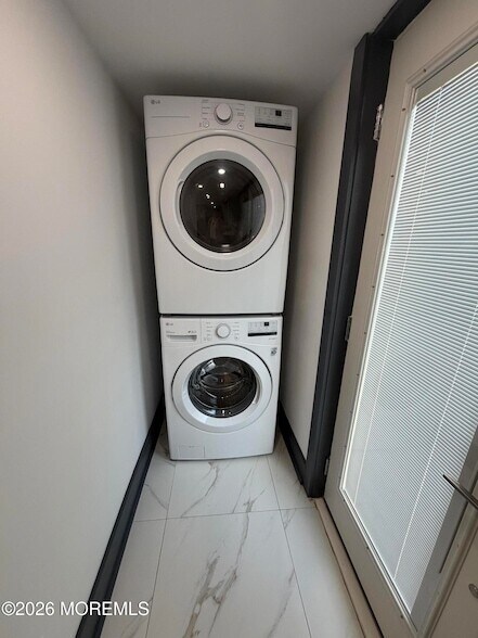 Building Photo - 191 Delaware Ave