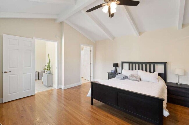 Building Photo - 4311 Cabrillo Way