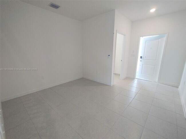 Building Photo - 12005 NW 47th Manor