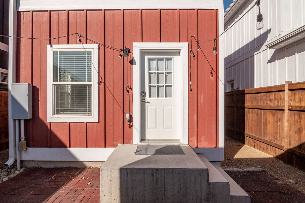 Building Photo - 120 Barnwood Cir