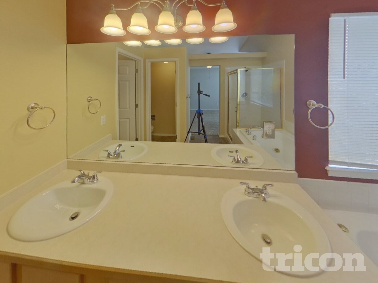 Building Photo - 6015 Fescue Dr