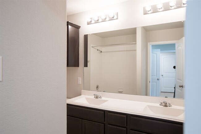 Building Photo - 29311 Dunns Creek Ct