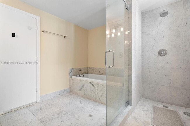 Building Photo - 253 NE 2nd St